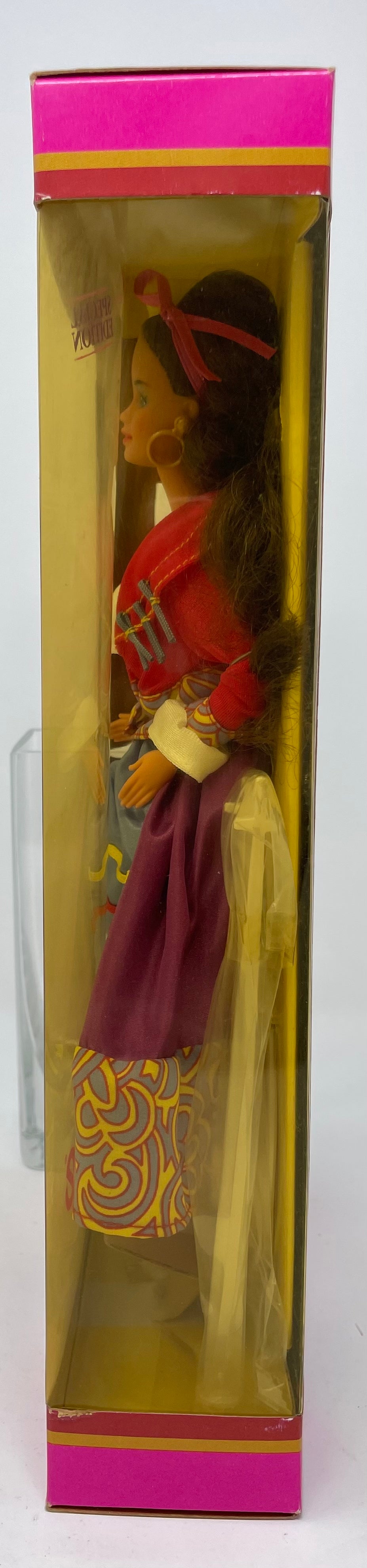 ITALIAN BARBIE - BRUNETTE - DOLLS OF THE WORLD SPECIAL EDITION - #2256 - MATTEL 1992