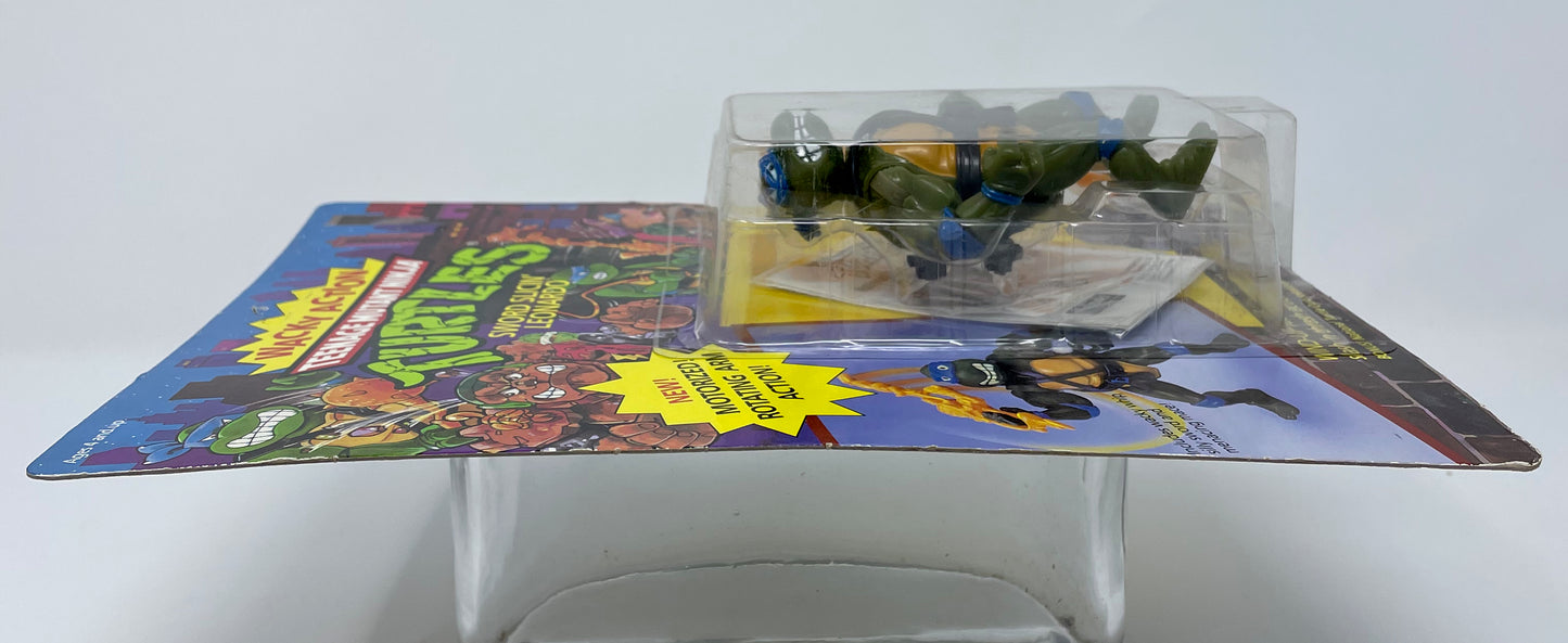 TEENAGE MUTANT NINJA TURTLES - WACKY ACTION - SWORD SLICIN' LEONARDO - 1989 PLAYMATES TOYS