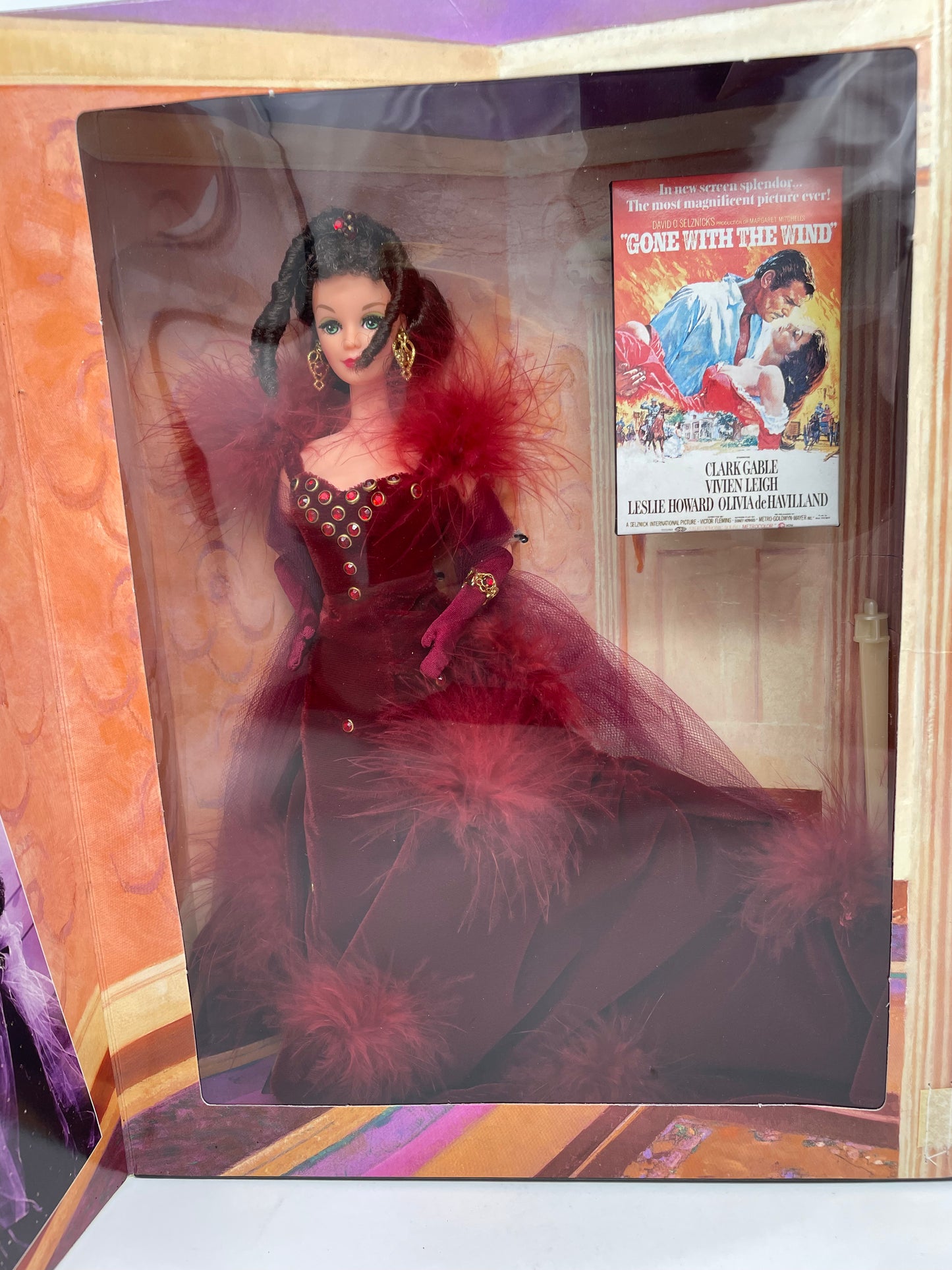 BARBIE AS SCARLETT O'HARA MAKING HER GRAND ENTRANCE - BRUNETTE - HOLLYWOOD LEGENDS COLLECTION - #12815 - MATTEL 1994