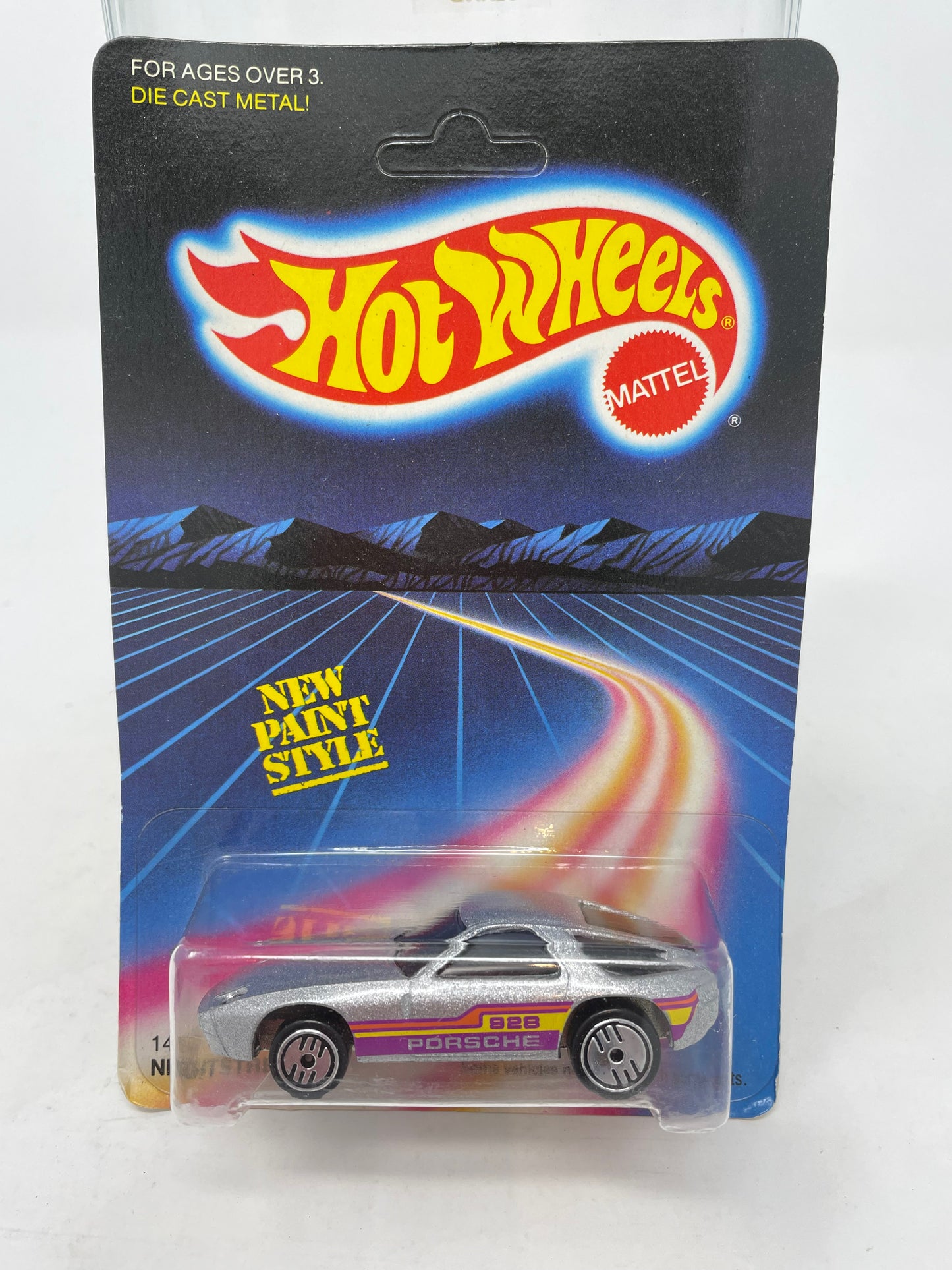 HOT WHEELS - PORSCHE 928 - NIGHTSTREAKER - UNPUNCHED - 1986 MATTEL