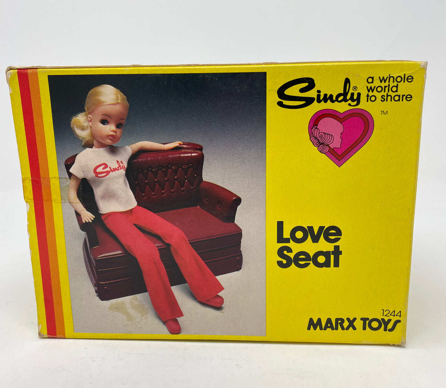 SINDY DOLL - LOVE SEAT - MARX TOYS 1978