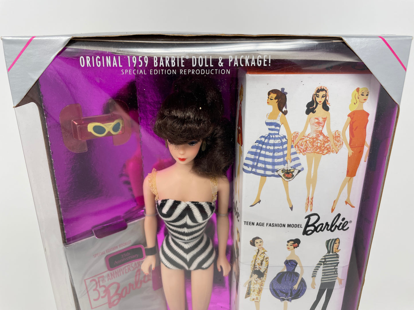 35TH ANNIVERSARY BARBIE - BRUNETTE - #11782 - MATTEL 1993 *PLUS BONUS 1994 HALLMARK MATCHING ORNAMENT