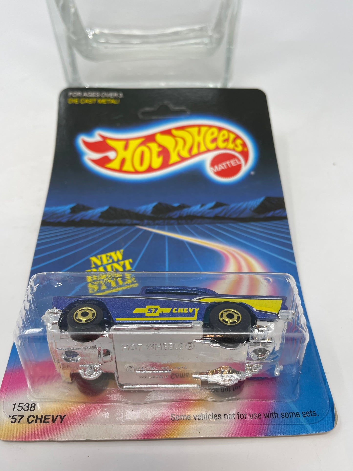 HOT WHEELS - '57 CHEVY - UNPUNCHED- #1538 - 1986 MATTEL